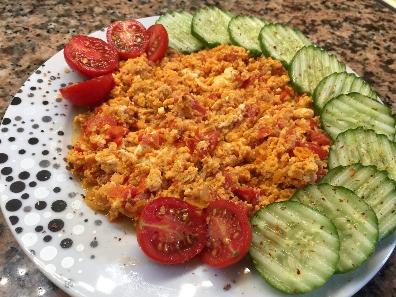 Türkisches „Menemen“ Rührei Lowcarbies