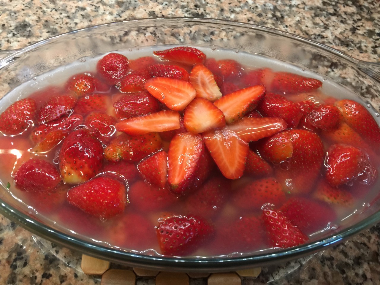 Erdbeerkuchen mit Biskuitboden - Lowcarbies