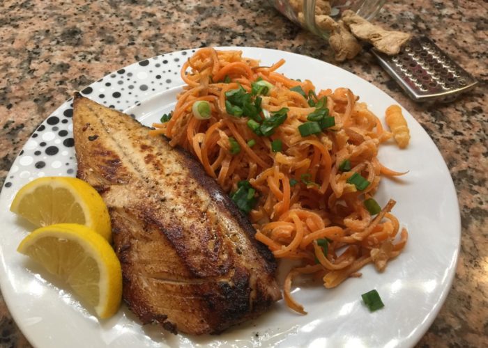 Karotten Spaghetti mit Fisch