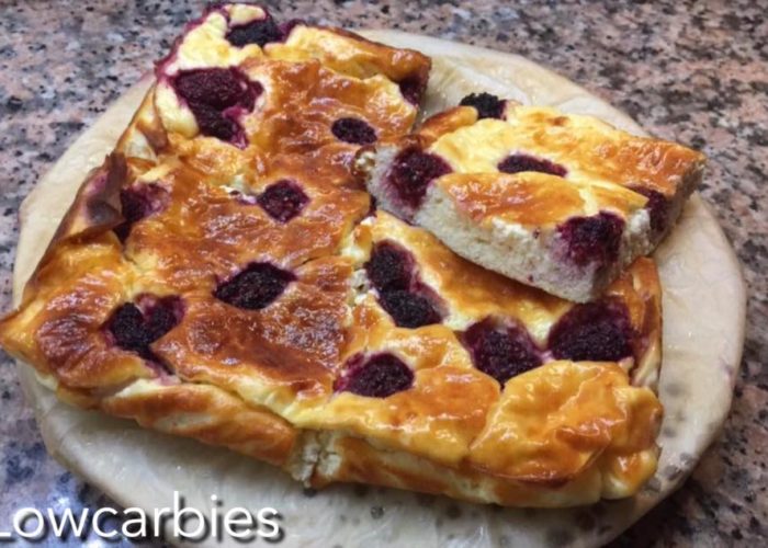 Käsekuchen mit Brombeeren