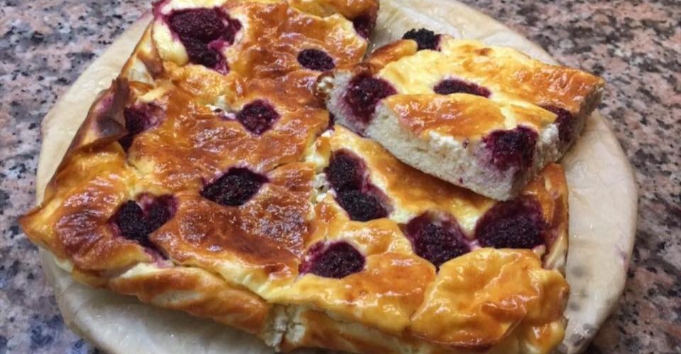 Käsekuchen mit Brombeeren